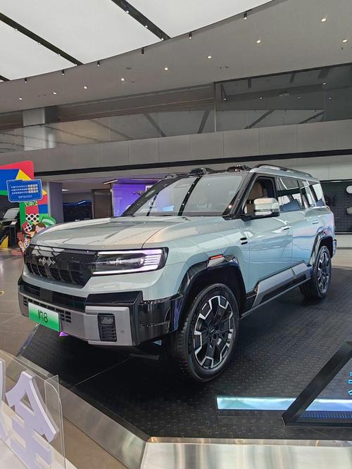 重庆200比亚迪方程豹硬派越野的爆款，英菲尼迪35周年与你共成长